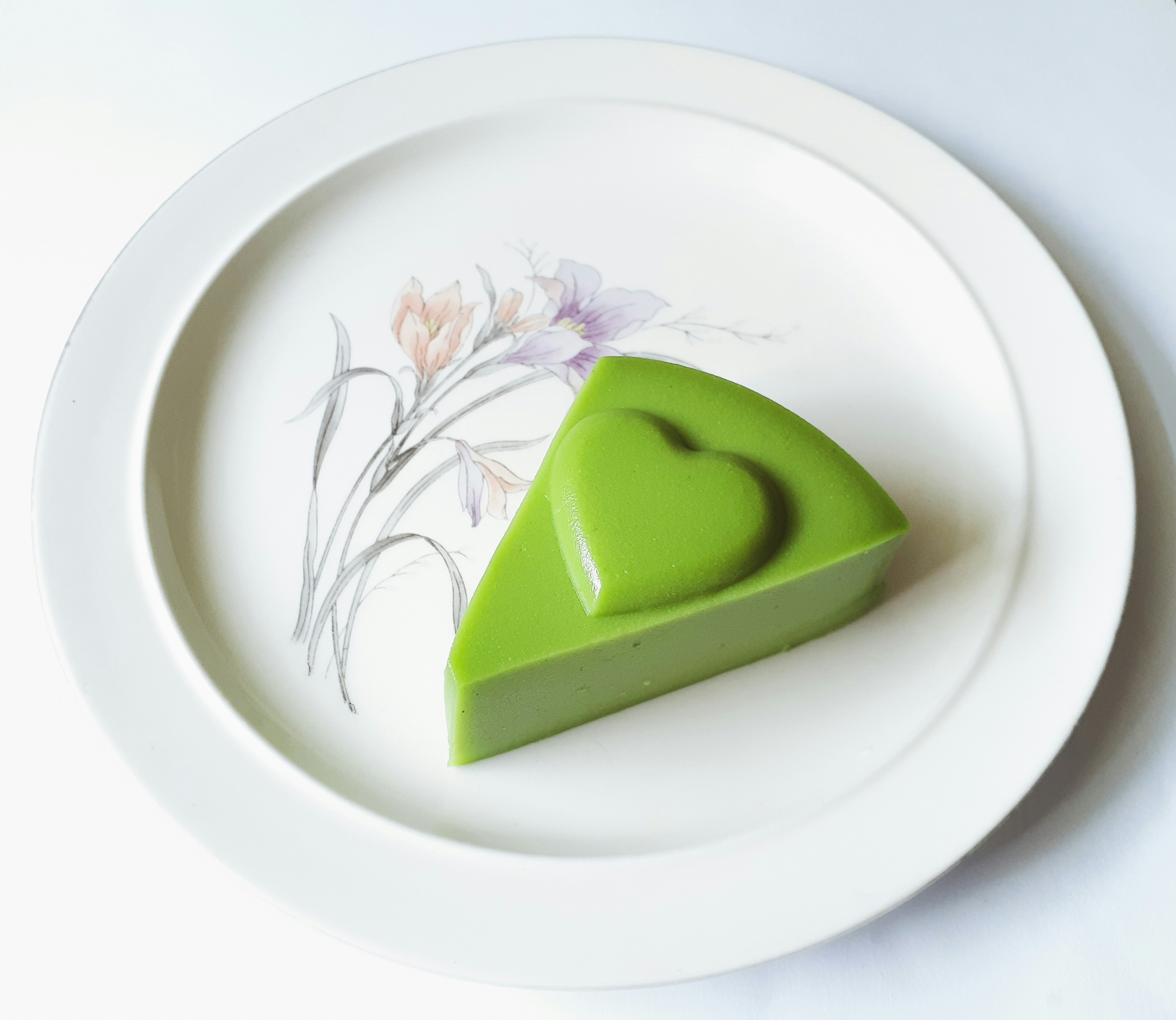 Pandan pudding on a plate